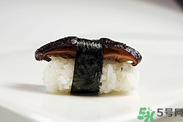 紫菜會發(fā)霉嗎？吃紫菜有什么好處和壞處？