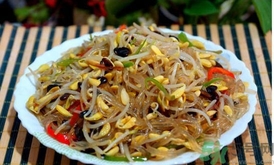 豆芽可以生吃嗎？豆芽炒粉條的家常做法