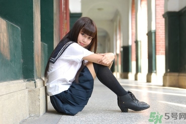 13歲來月經(jīng)正常嗎？13歲大便出血是怎么回事？