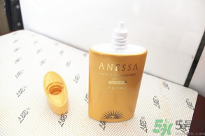 安耐曬為什么那么?。堪材蜁袷撬疇钜后w的嗎？