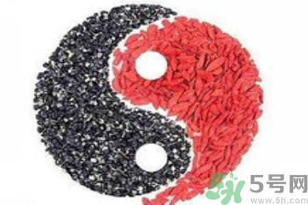 黑枸杞和紅枸杞有什么區(qū)別？黑枸杞和紅枸杞哪個好？