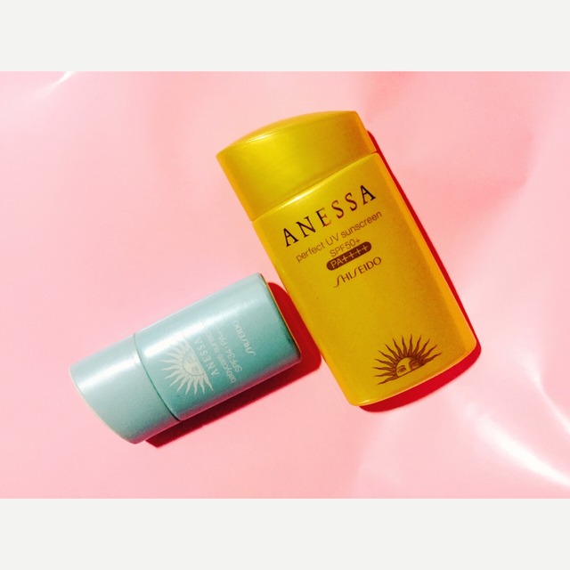 安耐曬金瓶可以涂臉上嗎？安耐曬金瓶需要卸妝嗎？