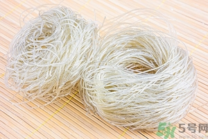 米線和米粉有什么區(qū)別？米粉要泡多久才能炒？