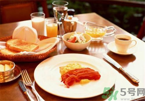 測(cè)血糖可以吃早餐嗎？測(cè)血糖可不可以吃早餐？