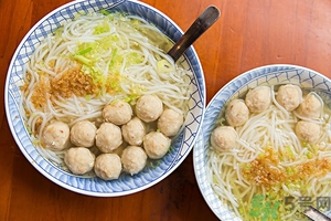 米線和米粉有什么區(qū)別？米粉要泡多久才能炒？