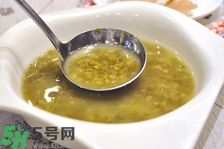 夏天喝綠豆湯好嗎？夏天喝綠豆湯好不好？