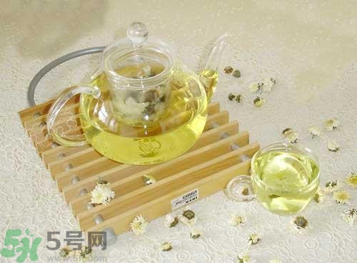 喝山楂菊花茶減肥嗎?山楂菊花有什么作用 喝山楂菊花茶減肥嗎?山楂菊花有什么作用