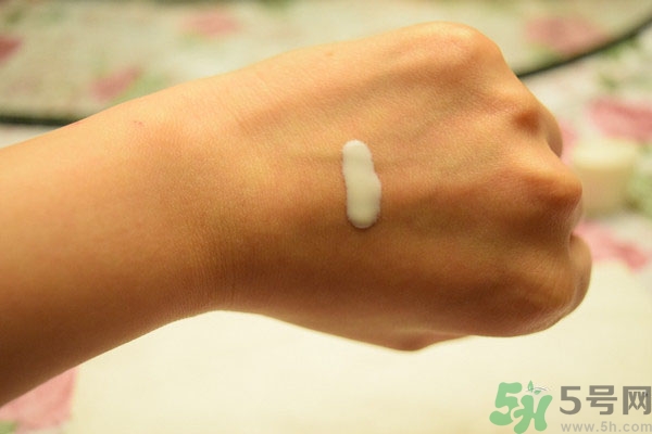 安耐曬和碧柔哪個(gè)好？安耐曬防曬霜和碧柔防曬霜哪個(gè)好？