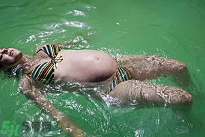 懷孕能浮潛嗎？備孕可以游泳嗎？有影響嗎？