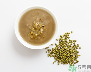 中暑喝鹽水有用嗎？中暑可以喝牛奶嗎？