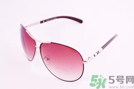 太陽(yáng)鏡什么材質(zhì)好？太陽(yáng)鏡什么材質(zhì)的鏡片好？