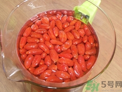 枸杞泡酒的比例是多少?枸杞泡酒多長時間可以喝