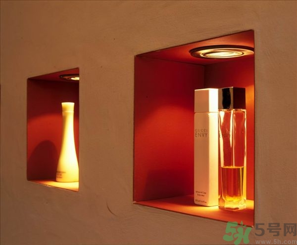 男士香水怎么噴？男士擦香水的正確方法