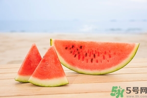 西瓜打針是真的嗎？西瓜打藥了是什么樣子？