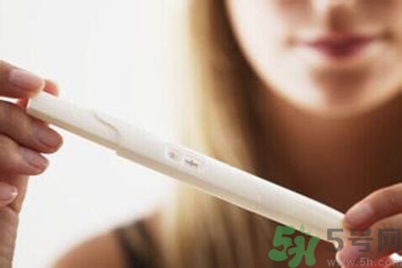 驗(yàn)孕棒兩條杠為什么沒懷孕？驗(yàn)孕棒兩條杠沒懷孕是怎么回事？