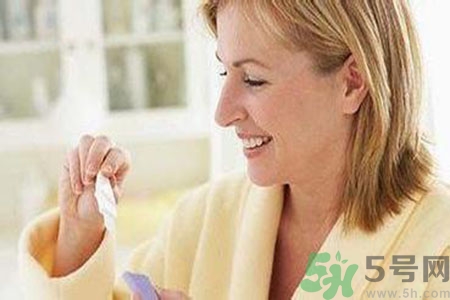 驗(yàn)孕棒兩條杠為什么沒(méi)懷孕？驗(yàn)孕棒兩條杠沒(méi)懷孕是怎么回事？