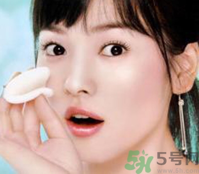 黑頭是怎么形成的？黑頭怎么去除？