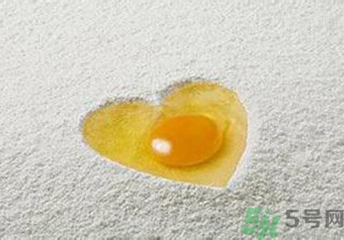 蛋黃和蛋白哪個更有營養(yǎng)？吃蛋黃有什么好處？