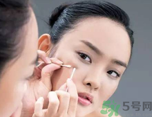 夏季流汗臉癢怎么回事？夏季臉癢怎么辦？