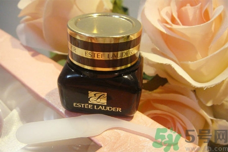 雅詩(shī)蘭黛小棕瓶眼霜適合什么年齡段？雅詩(shī)蘭黛小棕瓶眼霜口碑如何？