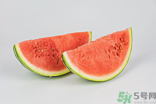 西瓜沒熟透可以吃嗎？西瓜不好吃怎么做好吃？