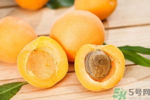 杏子不太熟能吃嗎？杏子不太熟怎么辦？