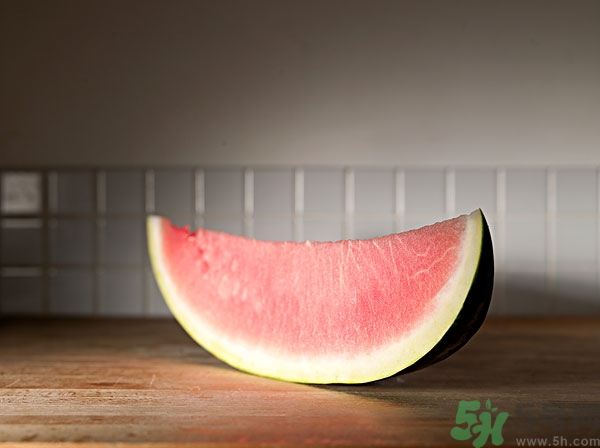 西瓜沒熟透可以吃嗎？西瓜不好吃怎么做好吃？