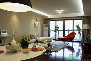 空調(diào)房空氣干燥怎么辦？空調(diào)房里放盆水有用嗎？