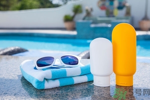 防曬霜會(huì)堵塞毛孔嗎？防曬霜需要卸妝嗎？