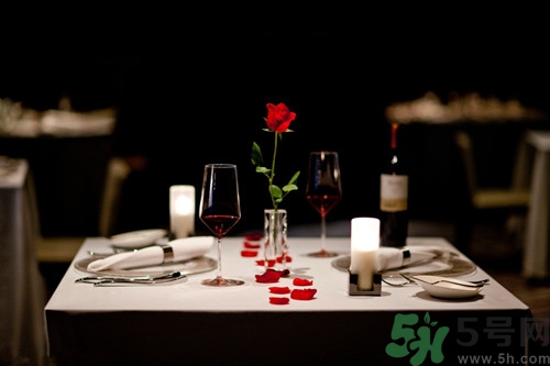 情人節(jié)沒(méi)錢(qián)怎么過(guò)?情人節(jié)沒(méi)錢(qián)送禮物怎么辦