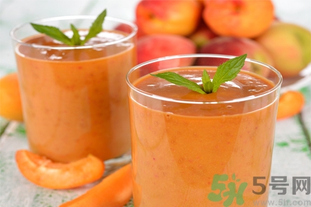 鮮榨果汁的營養(yǎng)價(jià)值有哪些？