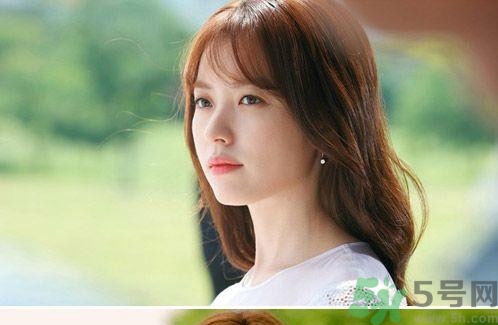 韓孝珠什么發(fā)型？韓孝珠頭發(fā)什么顏色？