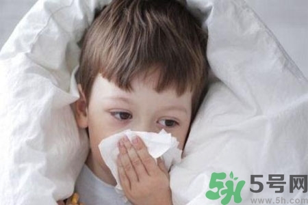 怎么樣用生理鹽水清洗鼻腔？用生理鹽水清理鼻腔的方法？