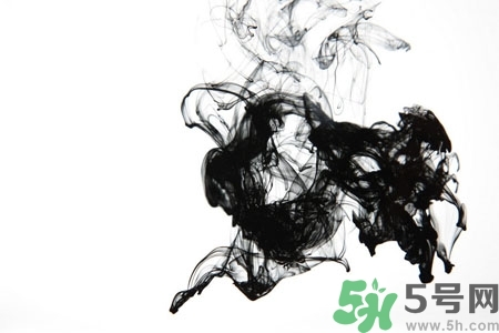 手上染上墨水的洗滌方法是什么？衣服染上墨水的洗滌方法有哪些？