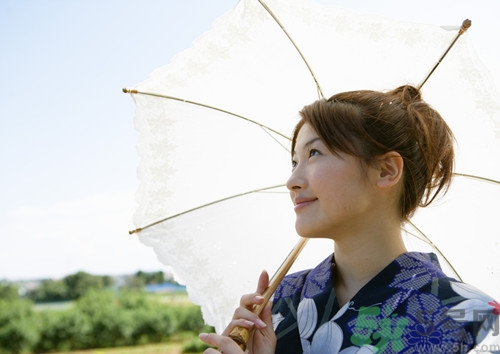 太陽(yáng)傘什么顏色最防曬?太陽(yáng)傘顏色越深越好嗎 太陽(yáng)傘什么顏色最防曬?太陽(yáng)傘顏色越深越好嗎