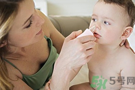 鼻炎能用生理鹽水清理鼻腔嗎？鼻炎能不能用生理鹽水清理鼻腔？