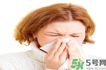 怎么樣用生理鹽水清洗鼻腔？用生理鹽水清理鼻腔的方法？