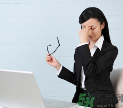 眼睛干癢用什么眼藥水？眼藥水哪種好？