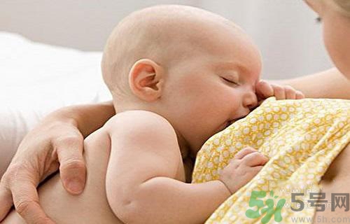 寶寶吃慣了奶瓶不吃母乳怎么辦？喂奶的正確方法