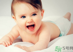 夏天寶寶發(fā)燒可以吹空調嗎？夏天寶寶發(fā)燒可以開空調嗎？