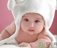 夏天寶寶發(fā)燒可以吹空調嗎？夏天寶寶發(fā)燒可以開空調嗎？