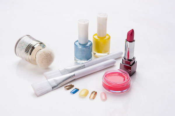 男生能涂口紅嗎？小孩能涂口紅嗎？