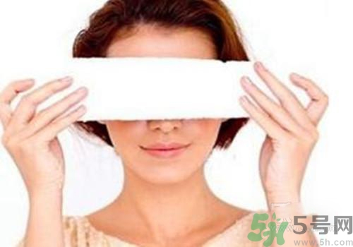 眼睛腫了用冷水敷還是熱水敷？眼睛腫了怎么辦？