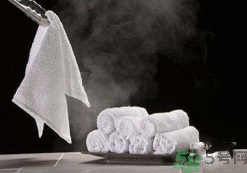 眼睛腫了用冷水敷還是熱水敷？眼睛腫了怎么辦？