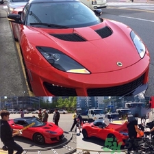 李鐘碩開的什么車？姜哲開的什么車？