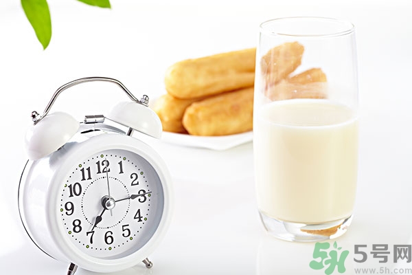 香蕉和豆奶可以一起吃嗎?香蕉和豆奶一起吃會怎么樣 香蕉和豆奶可以一起吃嗎?香蕉和豆奶一起吃會怎么樣