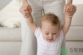 寶寶走路外八字怎么辦？寶寶走路外八字該如可矯正？