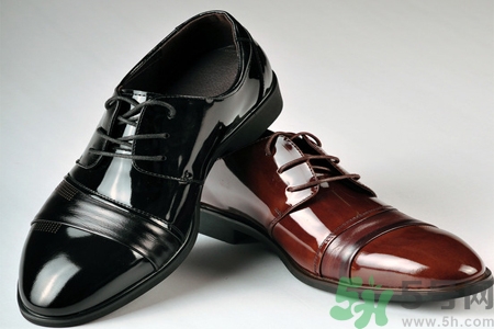 皮鞋發(fā)霉怎么處理？皮鞋發(fā)霉怎么清洗？