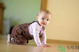 寶寶走路外八字怎么辦？寶寶走路外八字該如可矯正？