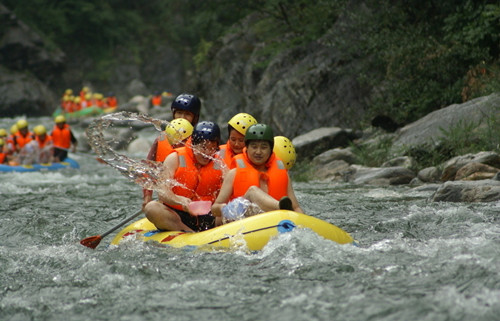 去漂流穿什么衣服好?漂流穿什么合適 去漂流穿什么衣服好?漂流穿什么合適